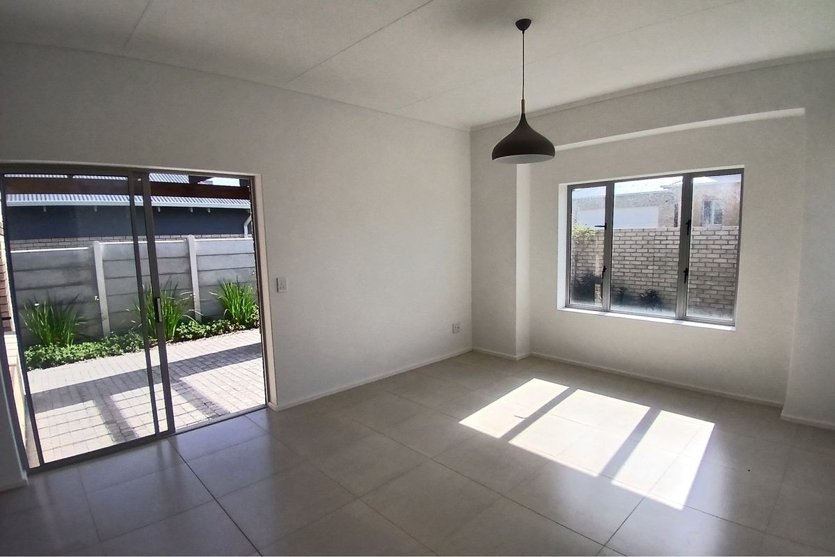 Move-In Ready Home in Popular Diepkloof, Mooikloof Country Estate, George - Photo 2