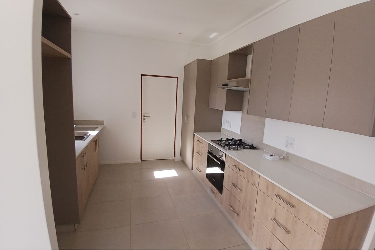 Move-In Ready Home in Popular Diepkloof, Mooikloof Country Estate, George - Photo 3