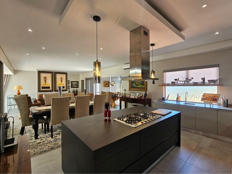 Immaculate Modern 5 Bedroom Home in Port Zimbali Estate - Photo 5