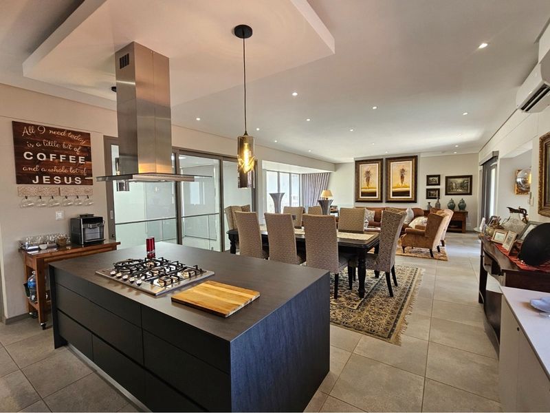 Immaculate Modern 5 Bedroom Home in Port Zimbali Estate - Photo 7