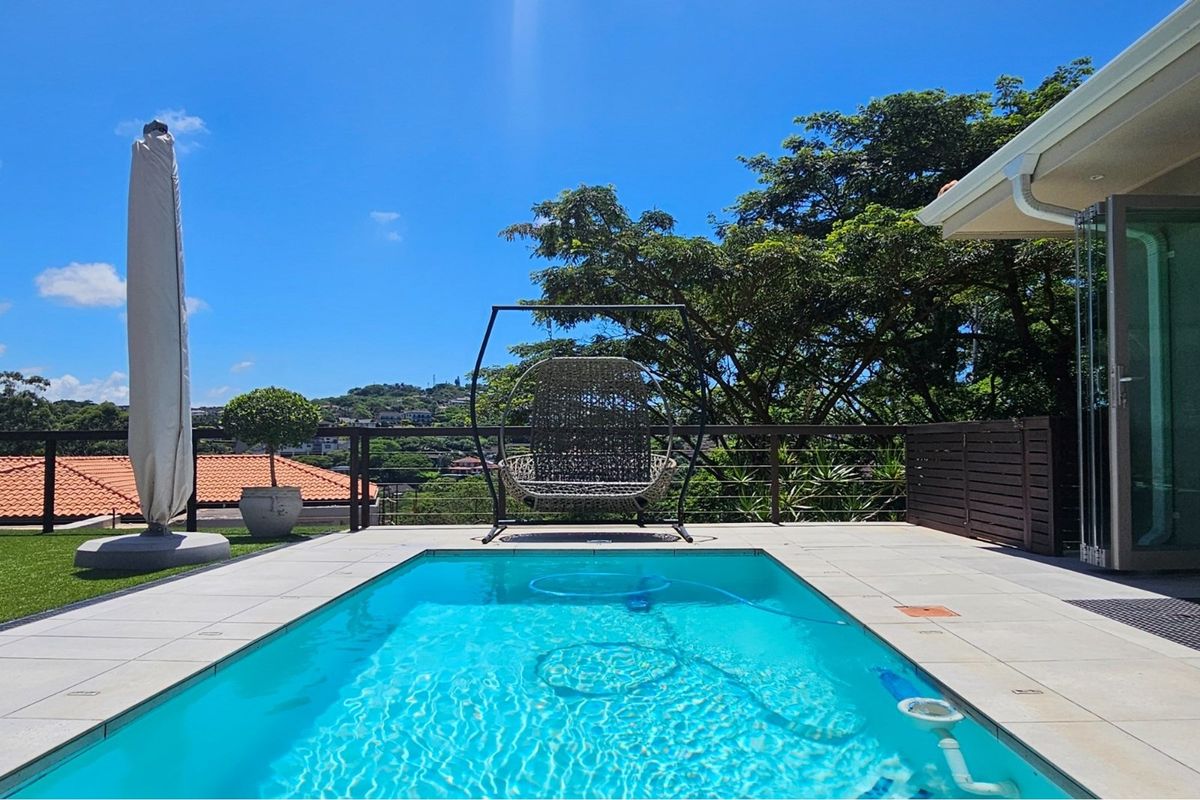 Immaculate Modern 5 Bedroom Home in Port Zimbali Estate - Photo 4
