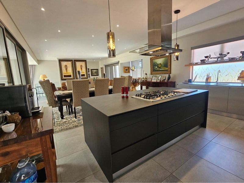 Immaculate Modern 5 Bedroom Home in Port Zimbali Estate - Photo 9