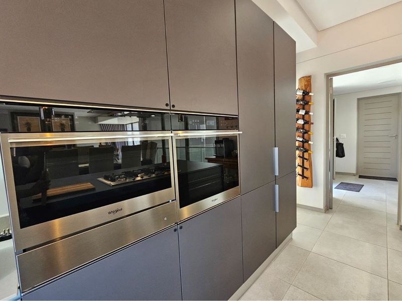 Immaculate Modern 5 Bedroom Home in Port Zimbali Estate - Photo 8