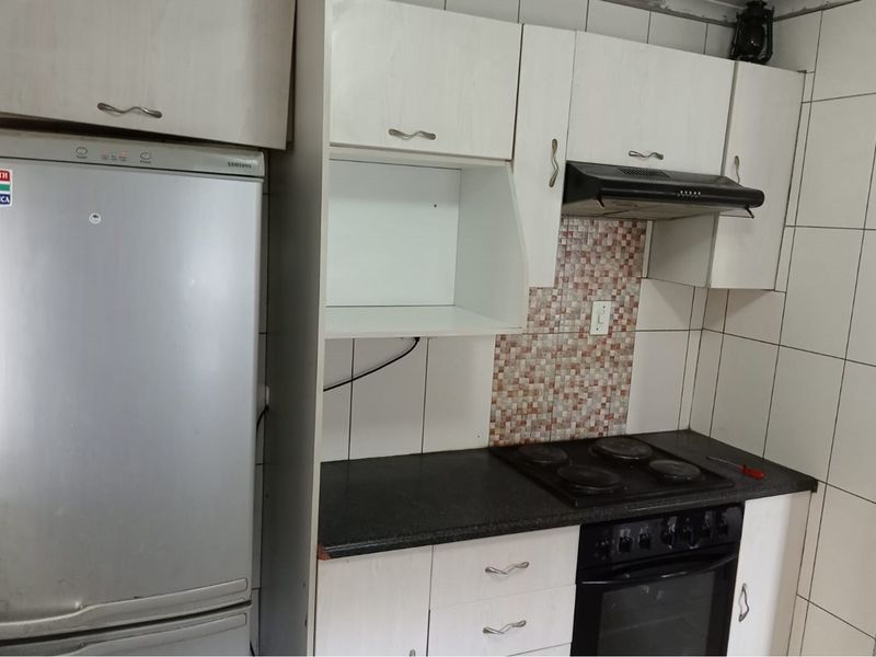 Full Title house In Regants Park - Photo 3