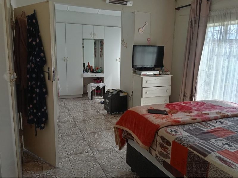 Full Title house In Regants Park - Photo 9