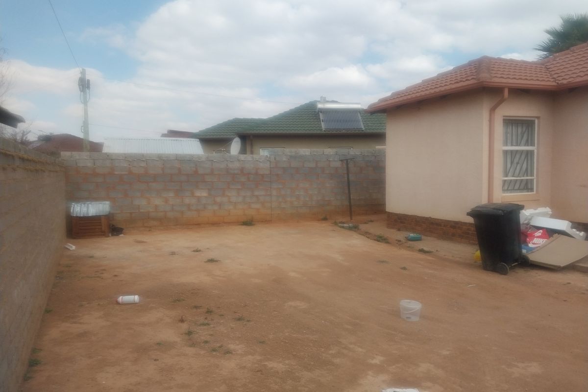 3 Bedroom House for Sale in Lehae - Photo 4