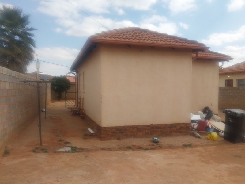 3 Bedroom House for Sale in Lehae - Photo 3