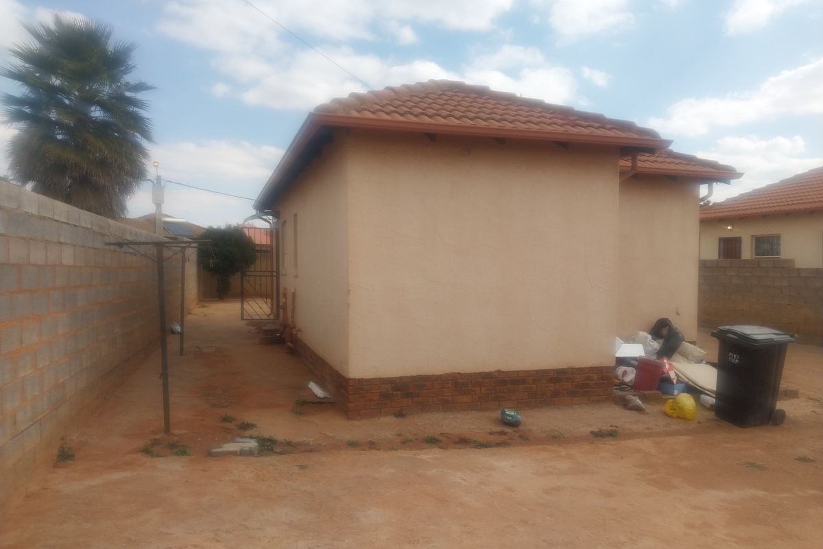 3 Bedroom House for Sale in Lehae - Photo 3