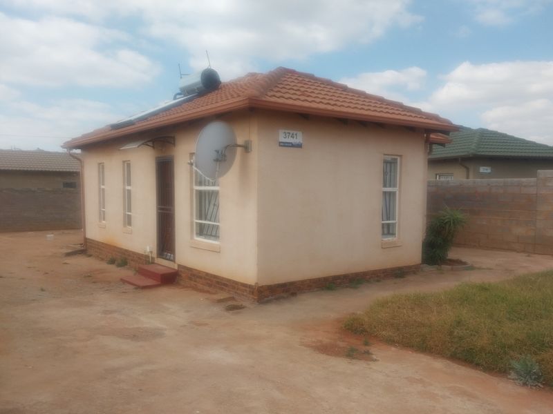 3 Bedroom House for Sale in Lehae - Photo 2