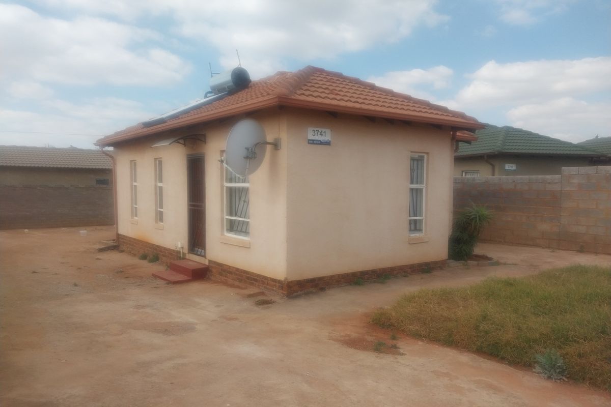 3 Bedroom House for Sale in Lehae - Photo 2