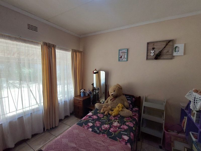 Spacious Four bedroom house for sale in Bela Bela - Photo 6