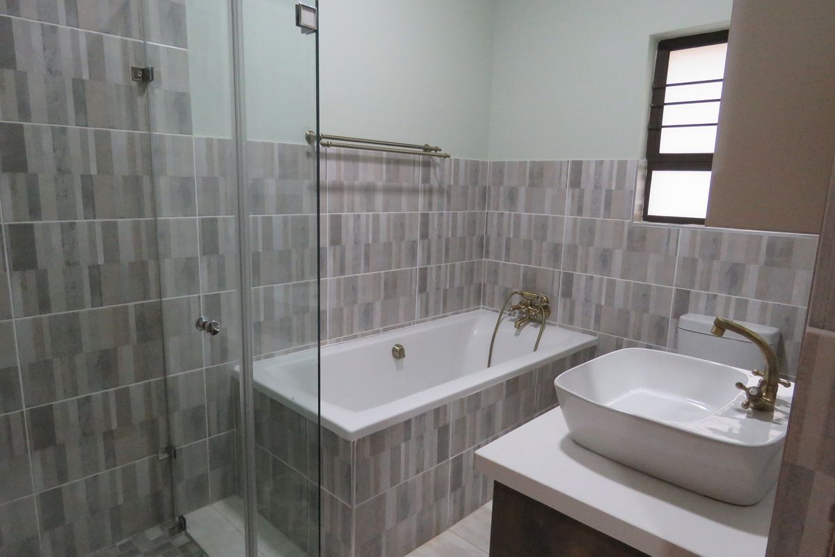 A Luxury Home Designed for Living, Entertaining & Relaxation - Photo 5