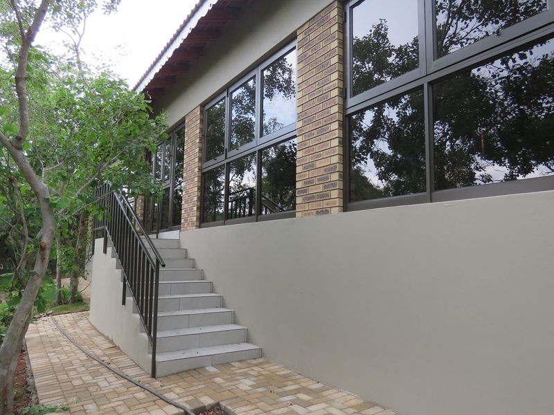 A Luxury Home Designed for Living, Entertaining & Relaxation - Photo 2