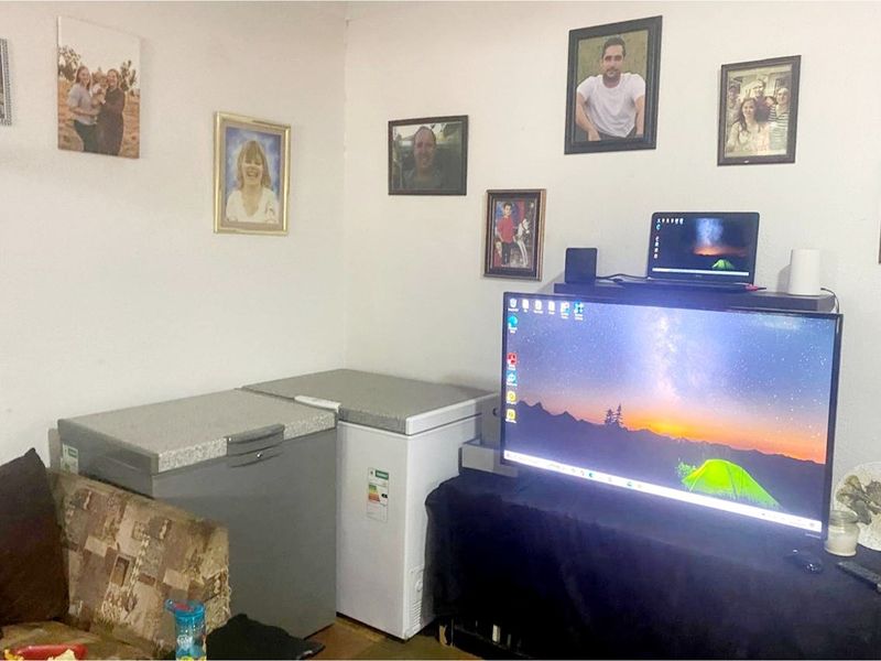 2 Bedroom apartment in secure complex - Photo 8