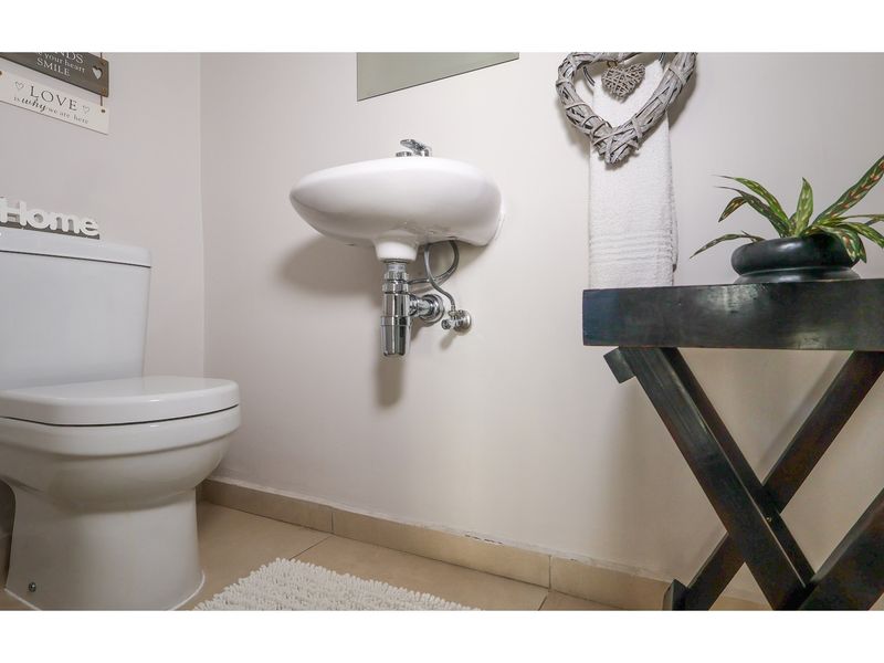 "Modern Family Townhouse in Matumi Valley" - Photo 10