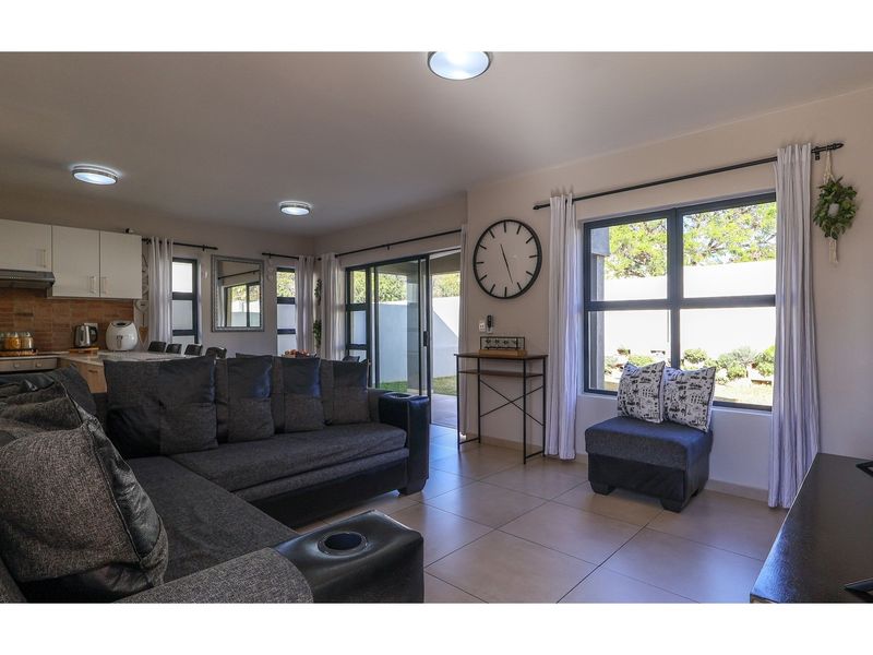 "Modern Family Townhouse in Matumi Valley" - Photo 3