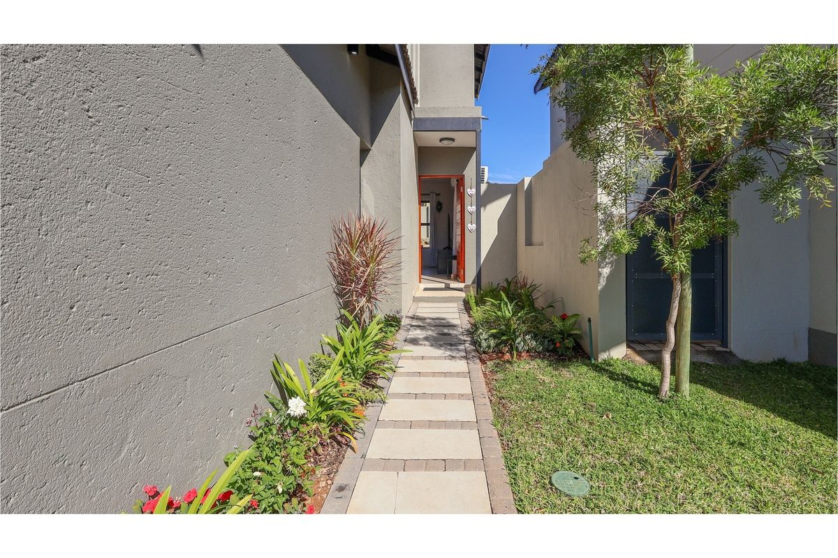 "Modern Family Townhouse in Matumi Valley" - Photo 2