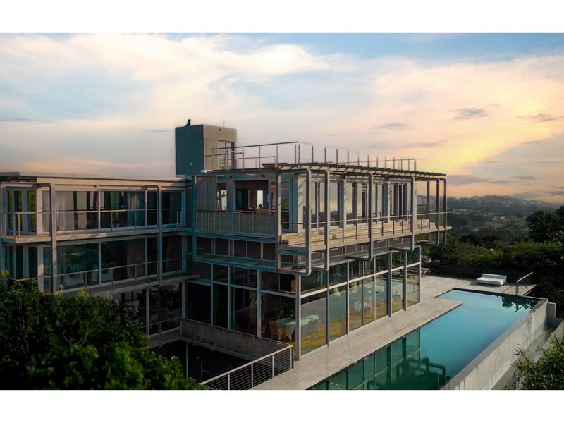 Luxurious Eco-Friendly Residence with Panoramic Ocean and Inland Views - Photo 4