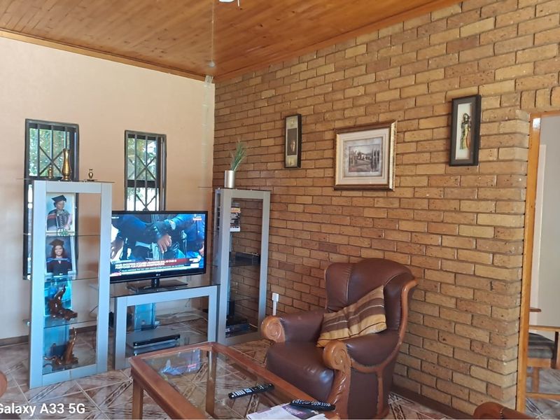 House For Sale in Carters Glen, Kimberley - Photo 2