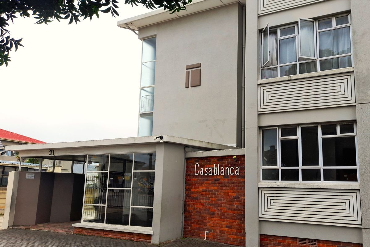 SOLD - Charming 3-Bedroom Apartment in Prime Richmond Hill Location - Photo 3