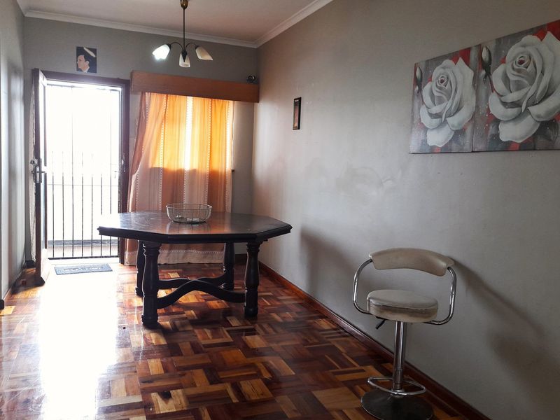 SOLD - Charming 3-Bedroom Apartment in Prime Richmond Hill Location - Photo 8