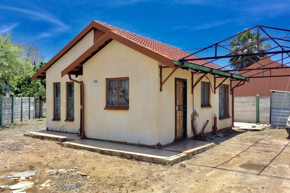 TWO BEDROOM HOUSE IN MERITING - Photo 2