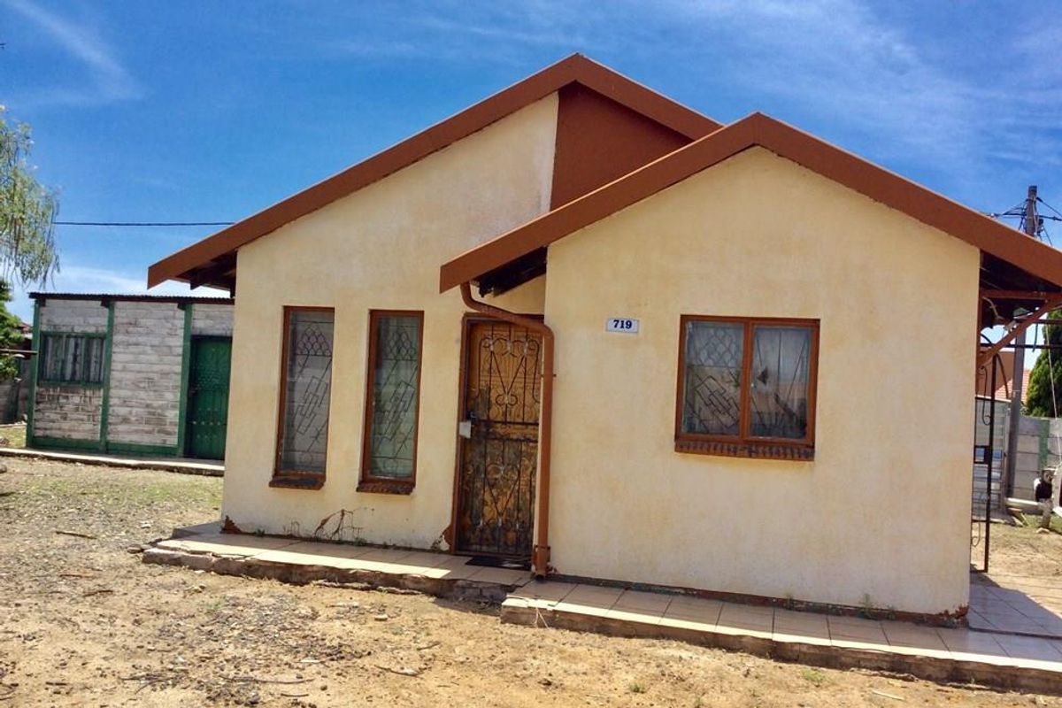 TWO BEDROOM HOUSE IN MERITING - Photo 3