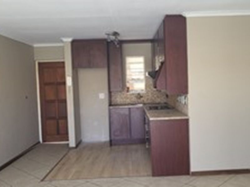 2 Bedroom Apartment in Bedford Gardens - Photo 2