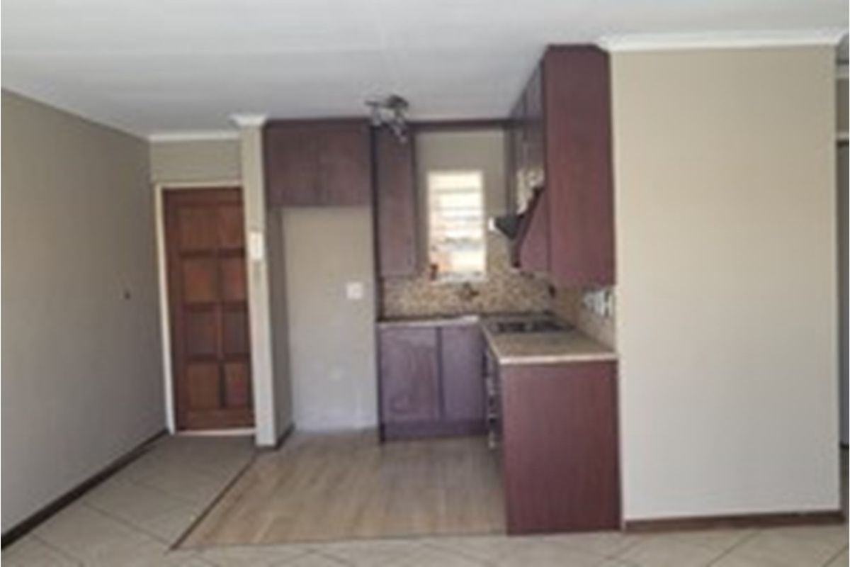 2 Bedroom Apartment in Bedford Gardens - Photo 2