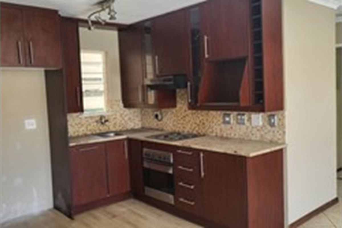 2 Bedroom Apartment in Bedford Gardens - Photo 3