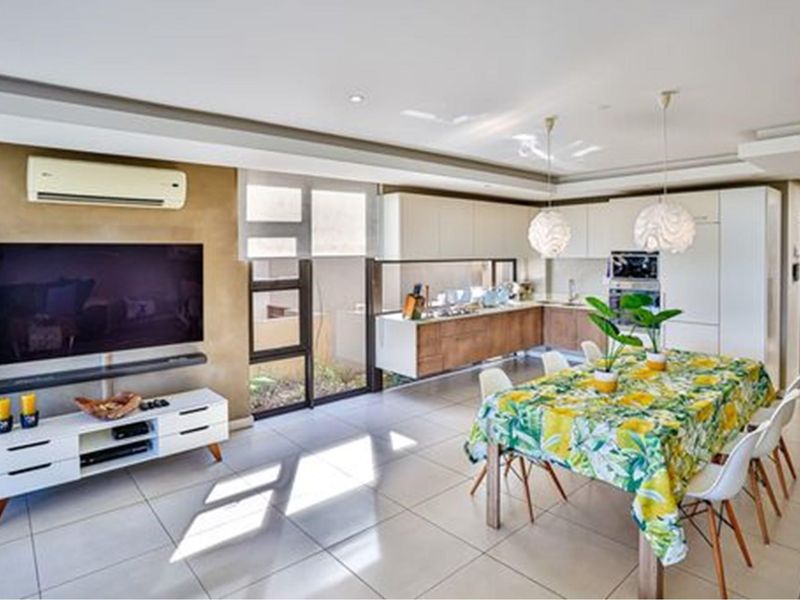 Stunning sea views - Photo 2