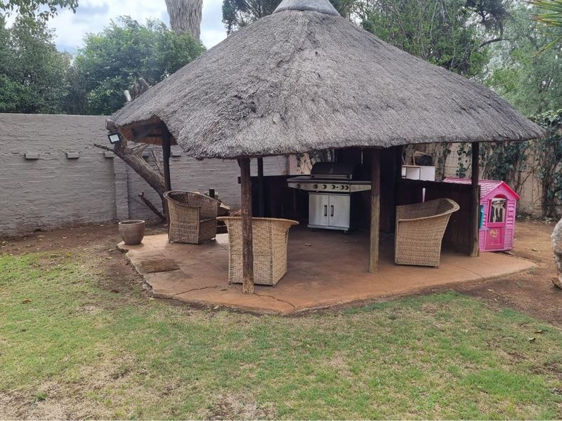 "Elegant 4-Bed Home in Presidents Dam Awaits You" - Photo 8