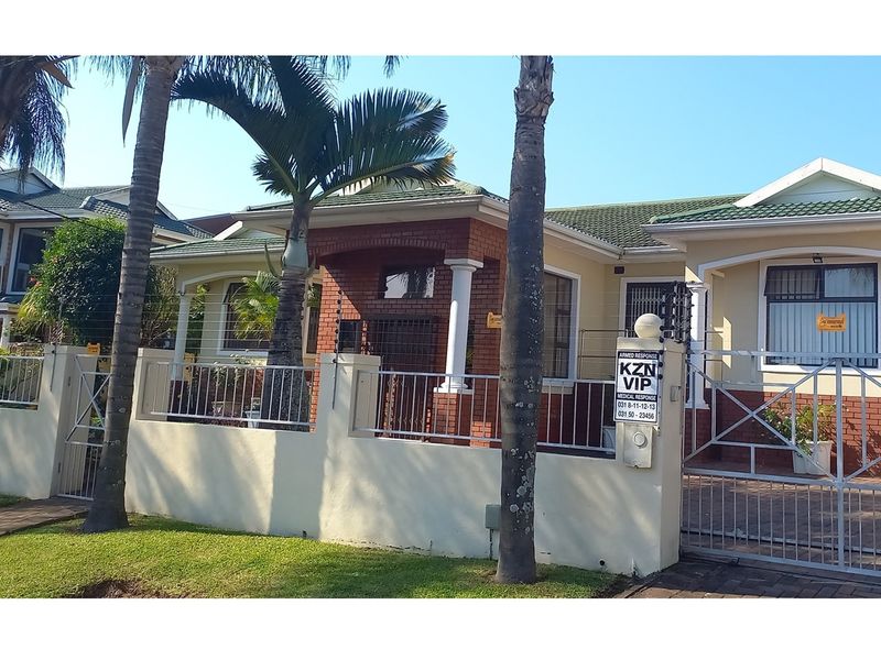 “Where Luxury Meets Comfort - Your Dream Home Awaits!” - Photo 2