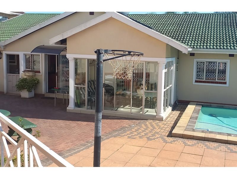 “Where Luxury Meets Comfort - Your Dream Home Awaits!” - Photo 8