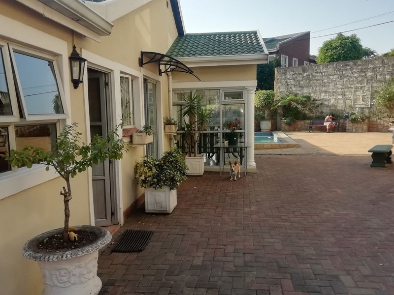 “Where Luxury Meets Comfort - Your Dream Home Awaits!” - Photo 5