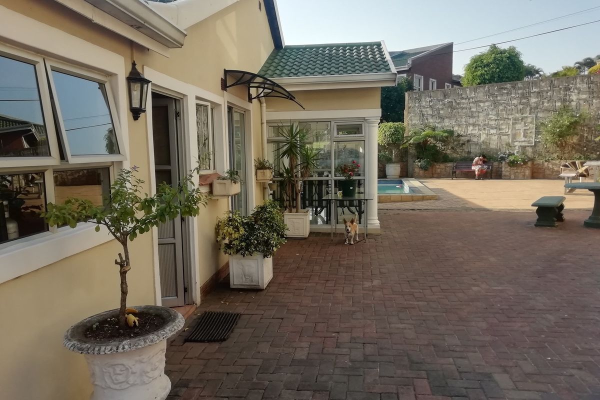 “Where Luxury Meets Comfort - Your Dream Home Awaits!” - Photo 5