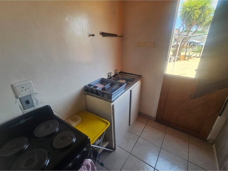 Ideal Starter Home - Perfect for First-Time Buyers! - Photo 5