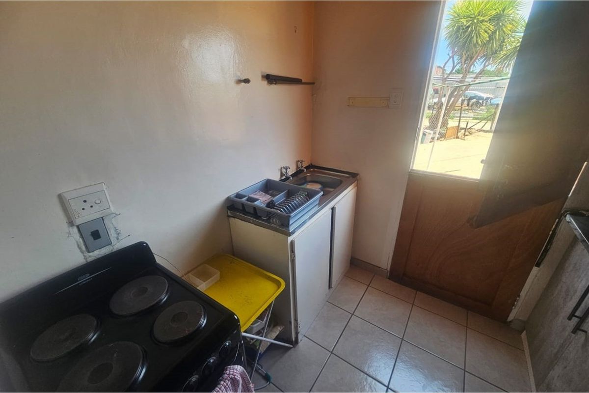 Ideal Starter Home - Perfect for First-Time Buyers! - Photo 5