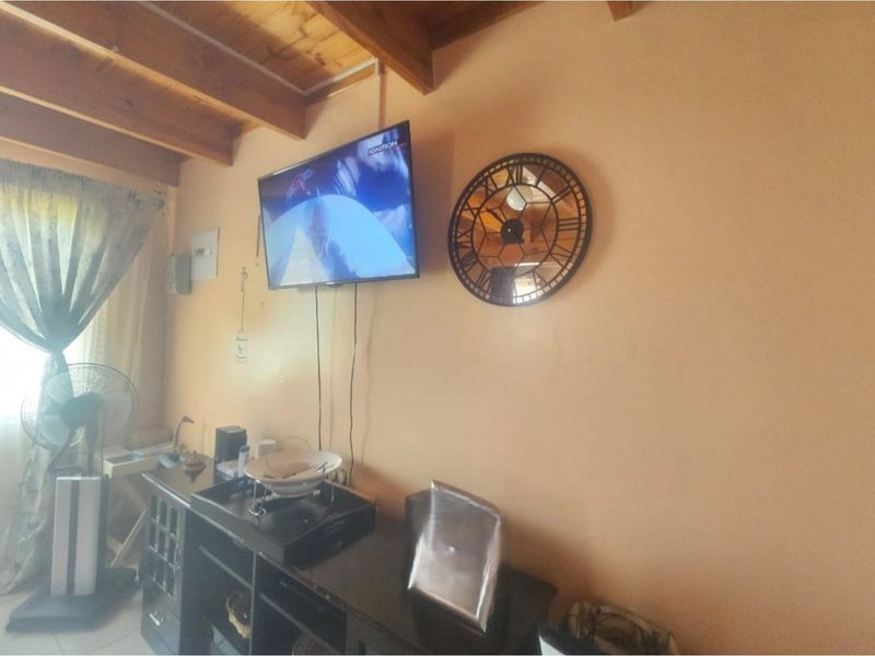 Ideal Starter Home - Perfect for First-Time Buyers! - Photo 3