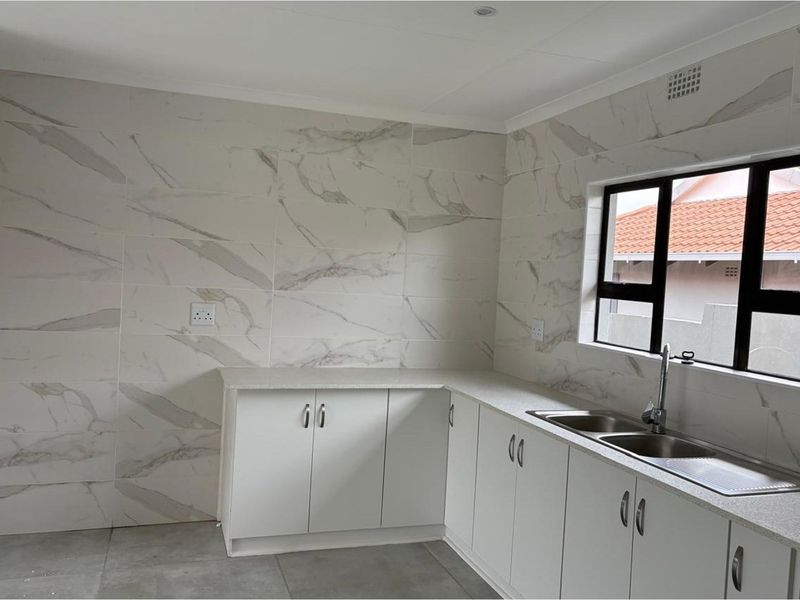 Luxury, Style, Smart Living-Your Dream Home - Photo 10