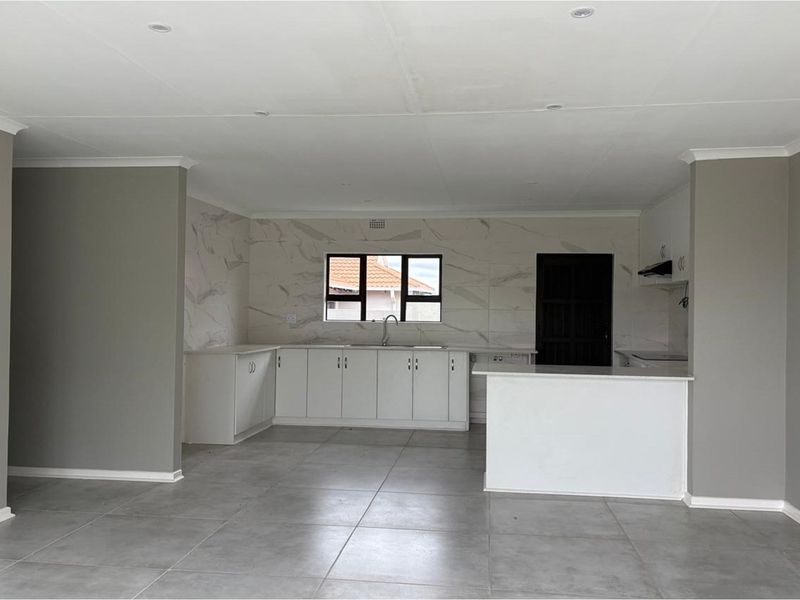 Luxury, Style, Smart Living-Your Dream Home - Photo 4