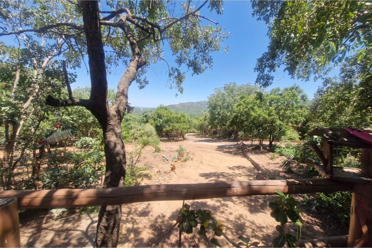 3-BEDROOM SPACIOUS ENTERTAINMENT HOUSE - Photo 3