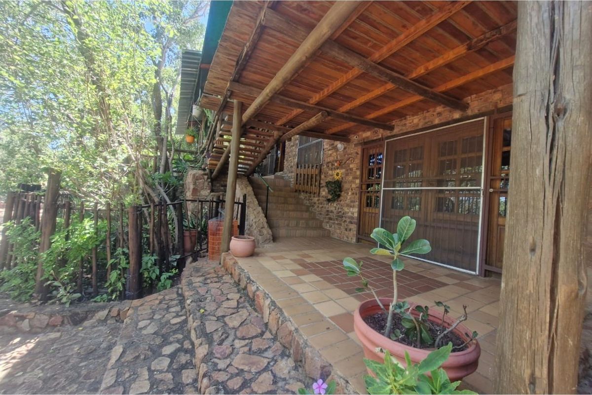 3-BEDROOM SPACIOUS ENTERTAINMENT HOUSE - Photo 5