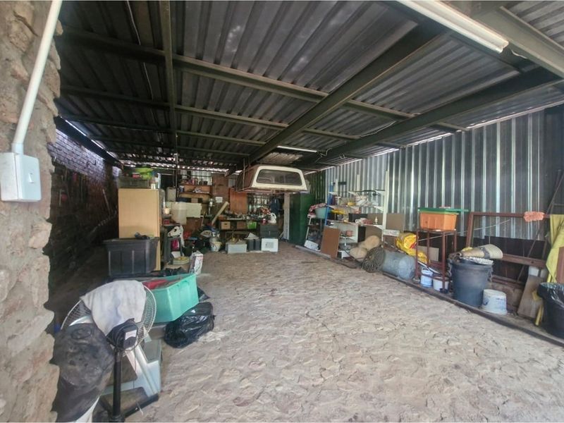 3-BEDROOM SPACIOUS ENTERTAINMENT HOUSE - Photo 8