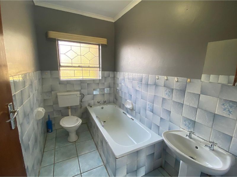 3 Bed/2 Bath House to Rent in Riamarpark, - Photo 7
