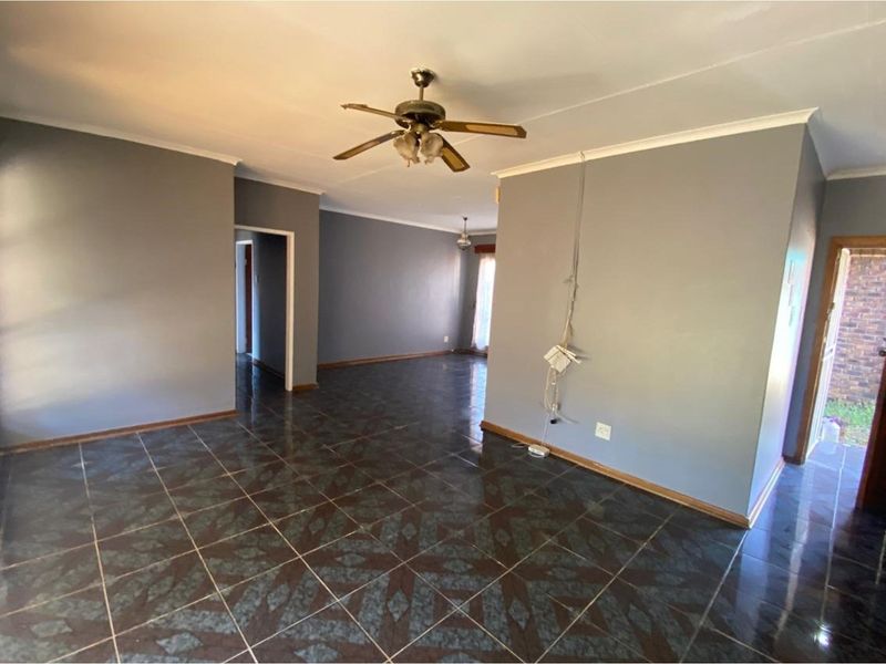 3 Bed/2 Bath House to Rent in Riamarpark, - Photo 1