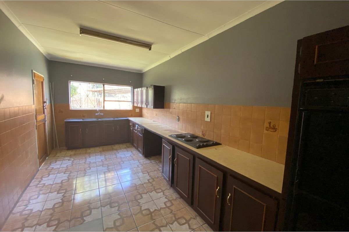 3 Bed/2 Bath House to Rent in Riamarpark, - Photo 3