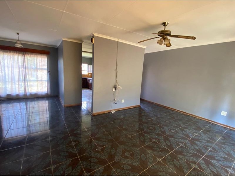 3 Bed/2 Bath House to Rent in Riamarpark, - Photo 2