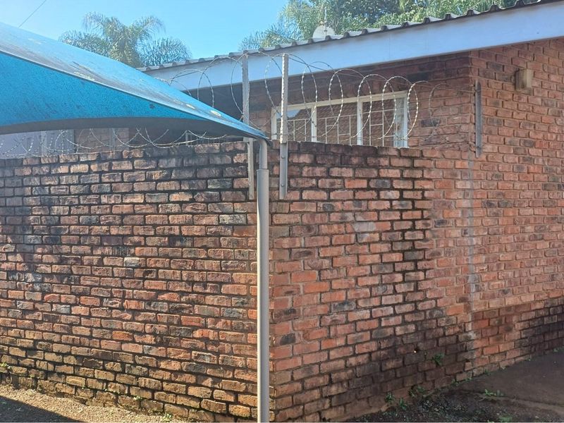 Secure Comfort in Louis Trichardt - Photo 4