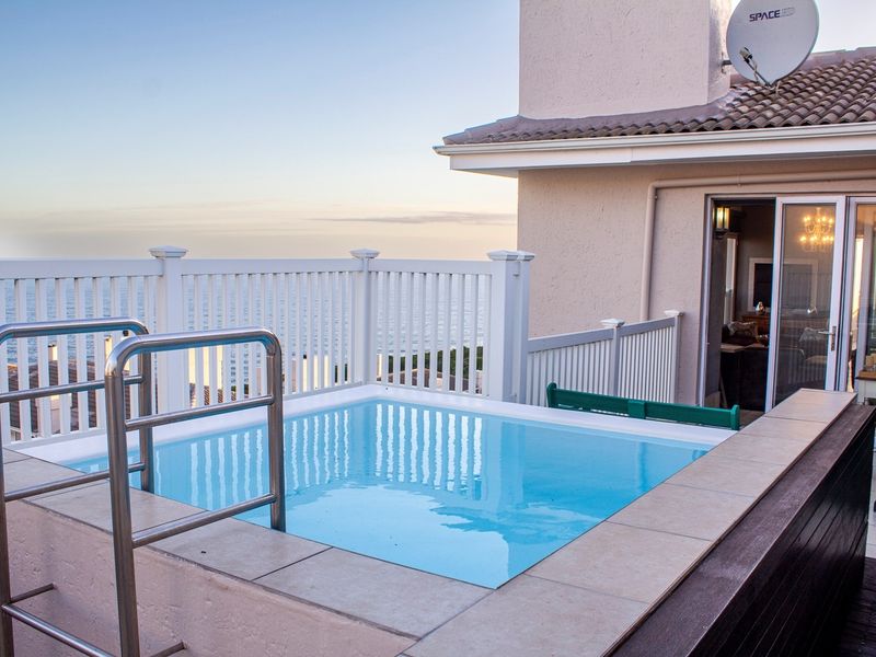 Elegant 4-Bedroom Penthouse with Jacuzzi and Ocean Views! - Photo 2
